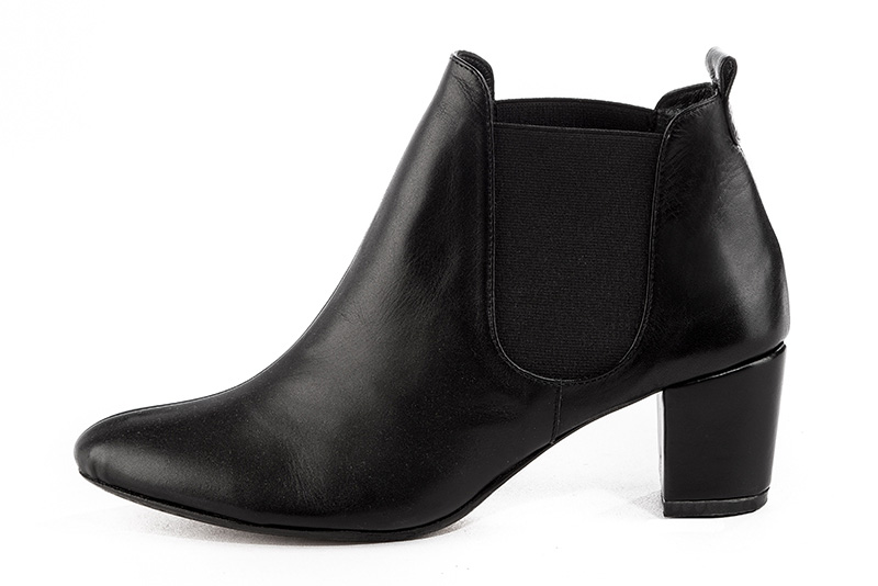 Satin black women's ankle boots, with elastics. Round toe. Medium block heels. Profile view - Florence KOOIJMAN